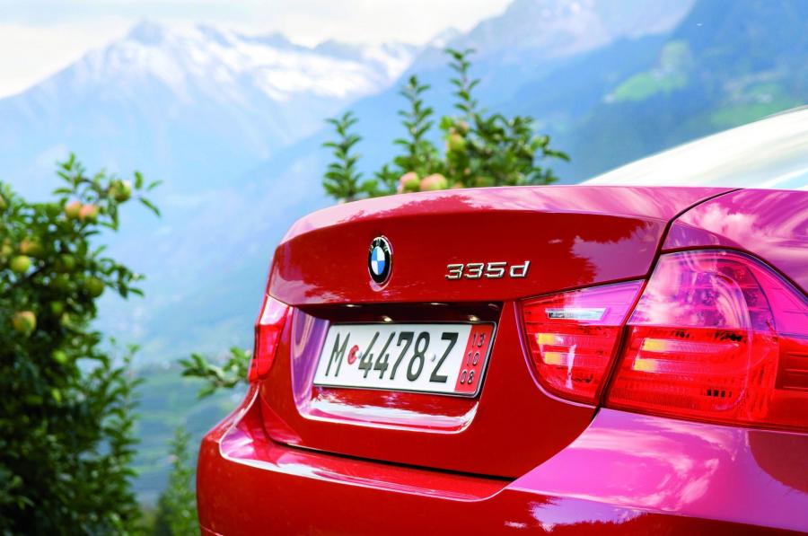  BMW 3-Series 2009 года  (фото 3 из 116)